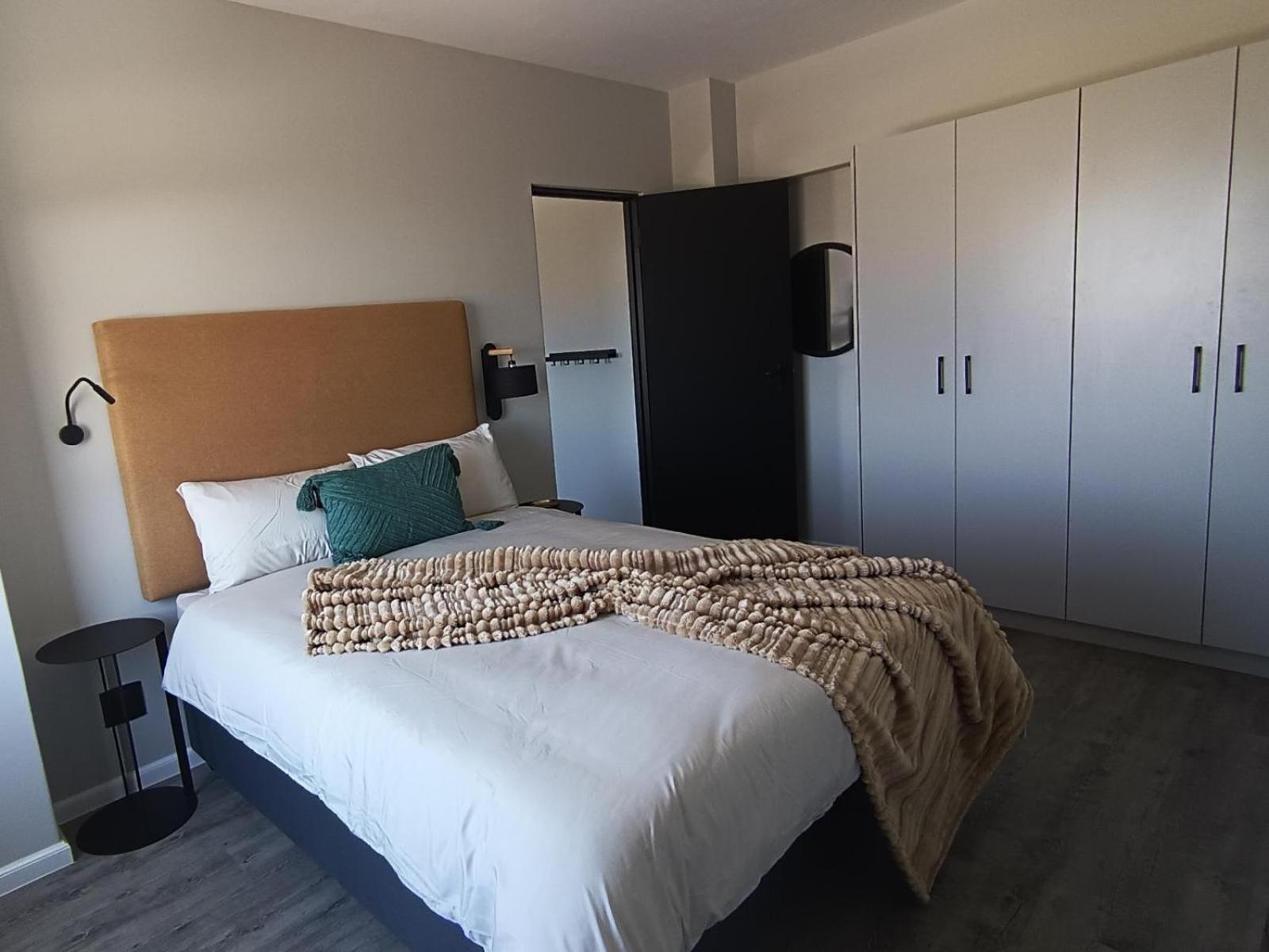 New Boston * Cape Town